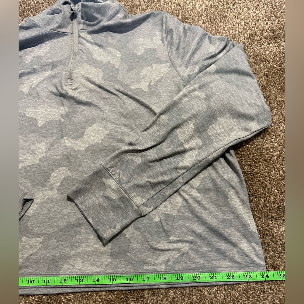 Yogalicious Lux Gray Camo Pullover Quarter zip size large but fits smaller. - Picture 7 of 15